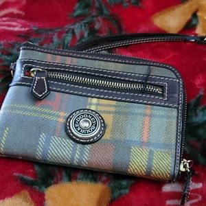 Dooney and bourke wallet